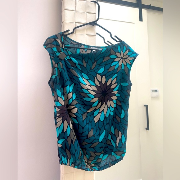 Satin blouse like top - Picture 2 of 3